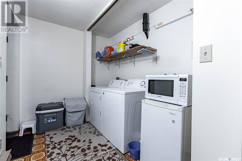 406 David Knight Lane, Saskatoon, SK - Indoor Photo Showing Laundry Room