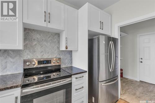 307A 108Th Street W, Saskatoon, SK - Indoor Photo Showing Kitchen