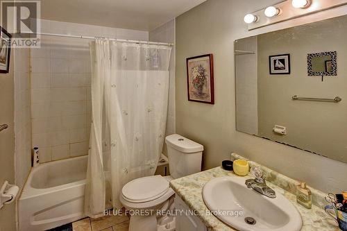 33 Tumbleweed Crescent, London, ON - Indoor Photo Showing Bathroom