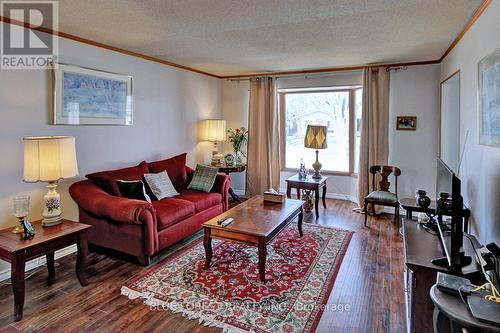 33 Tumbleweed Crescent, London, ON - Indoor Photo Showing Living Room