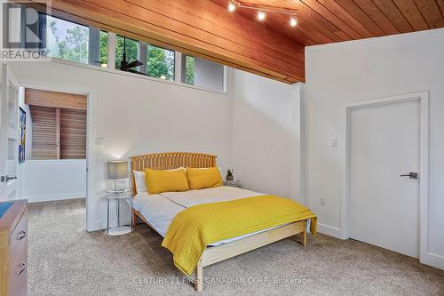 1845 Woodhull Road, London, ON - Indoor Photo Showing Bedroom