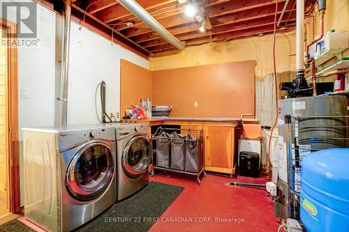 1845 Woodhull Road, London, ON - Indoor Photo Showing Laundry Room