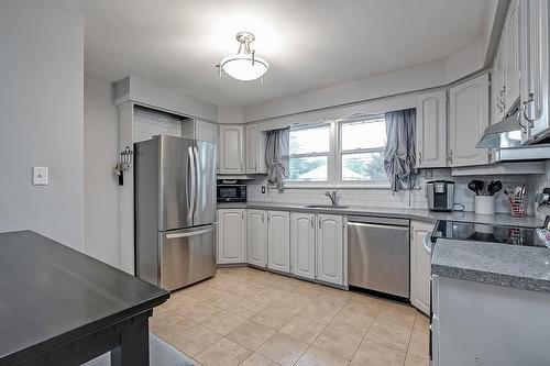 2334 Prospect Street, Burlington, ON - Indoor Photo Showing Kitchen