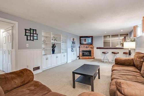 2334 Prospect Street, Burlington, ON - Indoor Photo Showing Living Room With Fireplace