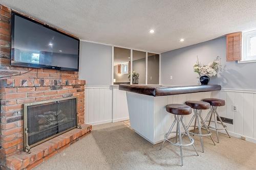 2334 Prospect Street, Burlington, ON - Indoor With Fireplace