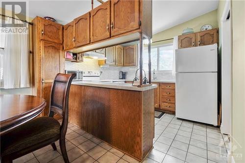 2309 Samuel Drive, Ottawa, ON - Indoor Photo Showing Kitchen