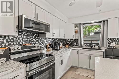 529 19Th Avenue, Hanover, ON - Indoor Photo Showing Kitchen With Upgraded Kitchen