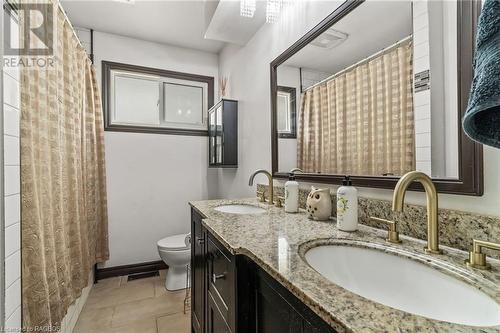 529 19Th Avenue, Hanover, ON - Indoor Photo Showing Bathroom