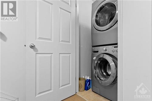504 Reardon Private, Ottawa, ON - Indoor Photo Showing Laundry Room