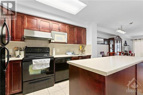 504 Reardon Private, Ottawa, ON - Indoor Photo Showing Kitchen