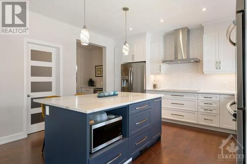 Kitchen and Island - 633 Misty Street, Russell, ON - Indoor Photo Showing Kitchen With Upgraded Kitchen