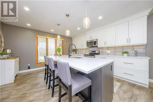 906 Tanglewood Drive, Point Clark, ON - Indoor Photo Showing Kitchen With Upgraded Kitchen