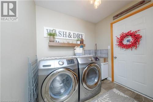 906 Tanglewood Drive, Point Clark, ON - Indoor Photo Showing Laundry Room