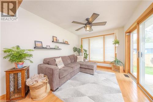 906 Tanglewood Drive, Point Clark, ON - Indoor Photo Showing Living Room