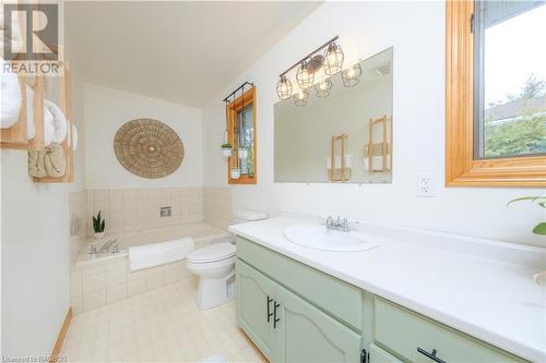 906 Tanglewood Drive, Point Clark, ON - Indoor Photo Showing Bathroom
