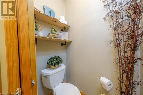 906 Tanglewood Drive, Point Clark, ON - Indoor Photo Showing Bathroom