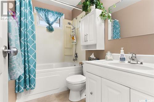 7247 Bowman Avenue, Regina, SK - Indoor Photo Showing Bathroom