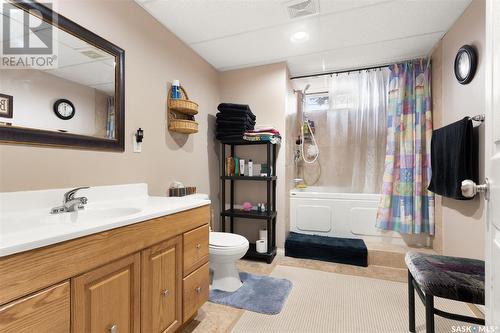 7247 Bowman Avenue, Regina, SK - Indoor Photo Showing Bathroom
