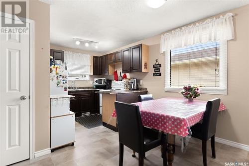 7247 Bowman Avenue, Regina, SK - Indoor Photo Showing Dining Room