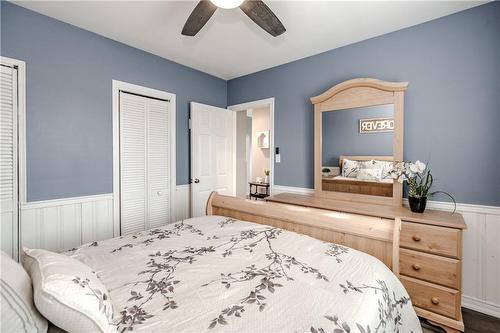 151 East 32Nd Street, Hamilton, ON - Indoor Photo Showing Bedroom