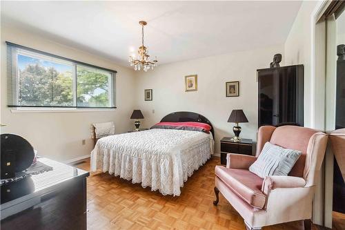 160 Gardiner Drive, Hamilton, ON - Indoor Photo Showing Bedroom