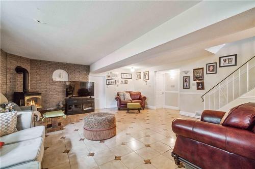 160 Gardiner Drive, Hamilton, ON - Indoor Photo Showing Living Room