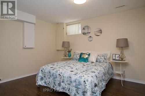 487 Cullen Avenue, Mississauga, ON - Indoor Photo Showing Bedroom