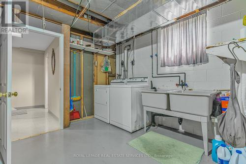 9 Summit Circle, Welland, ON - Indoor Photo Showing Laundry Room