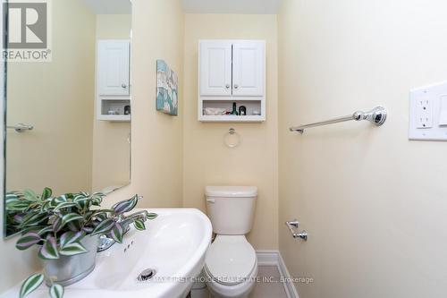 17 Haley Court, Brampton, ON - Indoor Photo Showing Bathroom