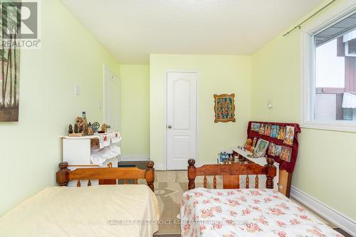 17 Haley Court, Brampton, ON - Indoor Photo Showing Bedroom