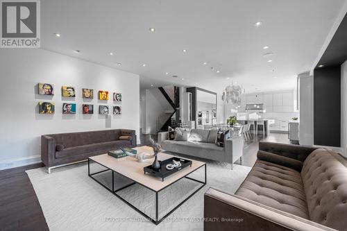 22 Birchcroft Road, Toronto, ON - Indoor Photo Showing Living Room