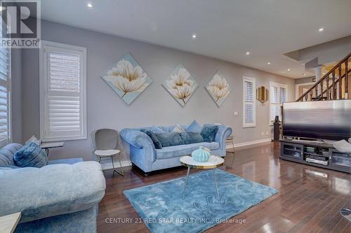 15 Tokara Avenue, Caledon, ON - Indoor Photo Showing Living Room