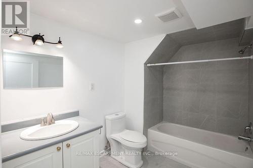 771 Rennie Street, Hamilton, ON - Indoor Photo Showing Bathroom