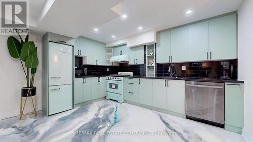 3 Locomotive Crescent, Brampton, ON - Indoor Photo Showing Kitchen