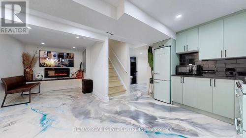 3 Locomotive Crescent, Brampton, ON - Indoor Photo Showing Kitchen