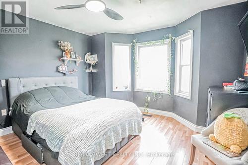 204 Simcoe Road, Bradford West Gwillimbury (Bradford), ON - Indoor Photo Showing Bedroom