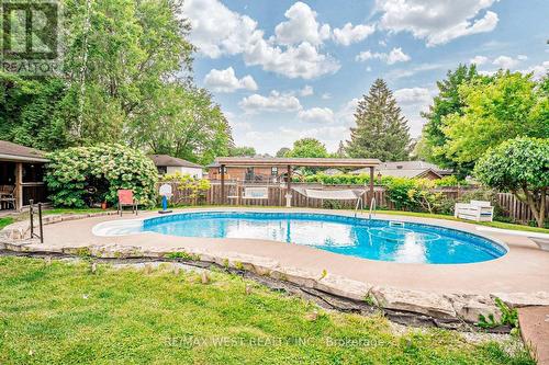 204 Simcoe Road, Bradford West Gwillimbury (Bradford), ON - Outdoor With In Ground Pool With Backyard