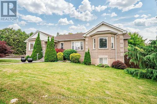 204 Simcoe Road, Bradford West Gwillimbury (Bradford), ON - Outdoor