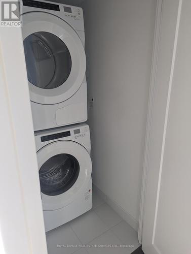 802 - 575 Bloor Street E, Toronto (North St. James Town), ON - Indoor Photo Showing Laundry Room