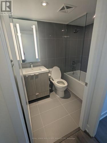 802 - 575 Bloor Street E, Toronto (North St. James Town), ON - Indoor Photo Showing Bathroom