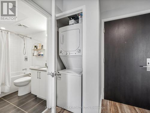 612 - 38 Monte Kwinter Court, Toronto, ON - Indoor Photo Showing Laundry Room