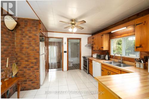 29 Prior Lane, Quinte West, ON - Indoor Photo Showing Kitchen With Double Sink