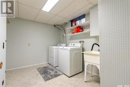542 Dalhousie Crescent, Saskatoon, SK - Indoor Photo Showing Laundry Room