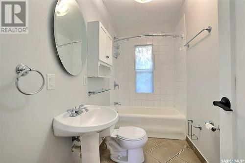 2774 Wallace Street, Regina, SK - Indoor Photo Showing Bathroom