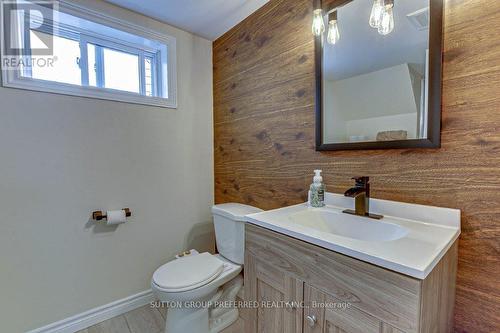 1354 Brydges Street, London, ON - Indoor Photo Showing Bathroom
