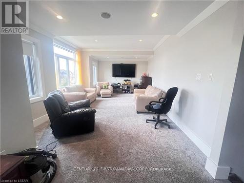 2084 North Routledge Park, London, ON - Indoor