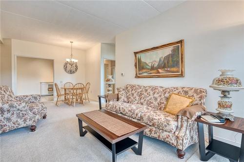 2075 Amherst Heights Drive|Unit #405, Burlington, ON - Indoor Photo Showing Living Room