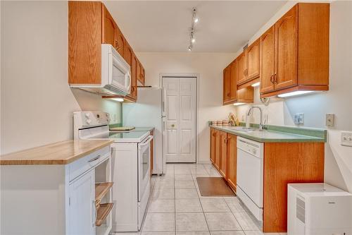 2075 Amherst Heights Drive|Unit #405, Burlington, ON - Indoor Photo Showing Kitchen