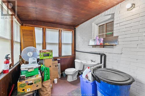 360 Rankin, Windsor, ON - Indoor Photo Showing Bathroom