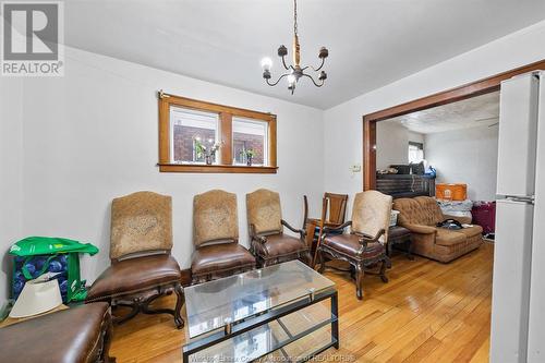 360 Rankin, Windsor, ON - Indoor Photo Showing Living Room